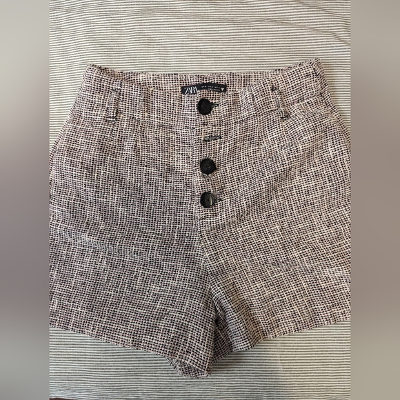 Shorts - Picture 1 of 3